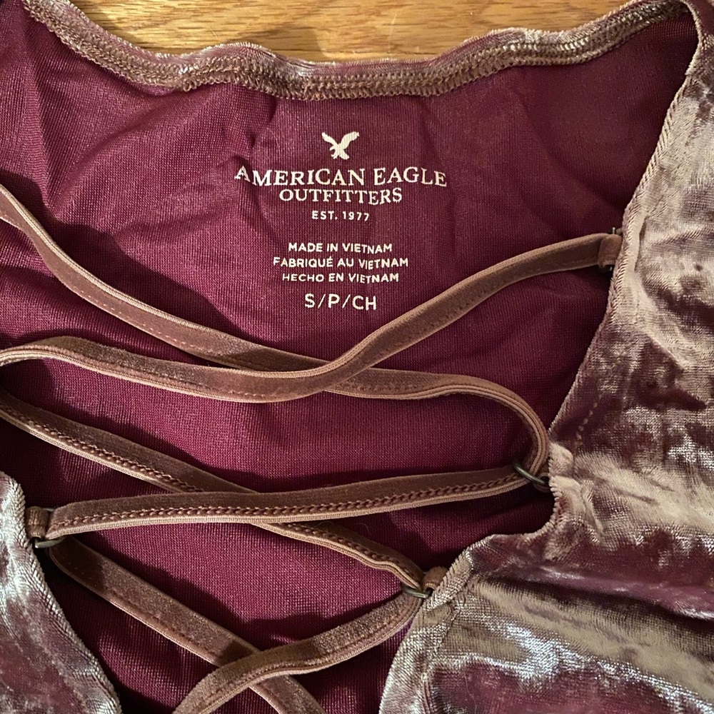 AE Gold Crushed Velvet Caged Front Crop T shirt - Picture 3 of 3